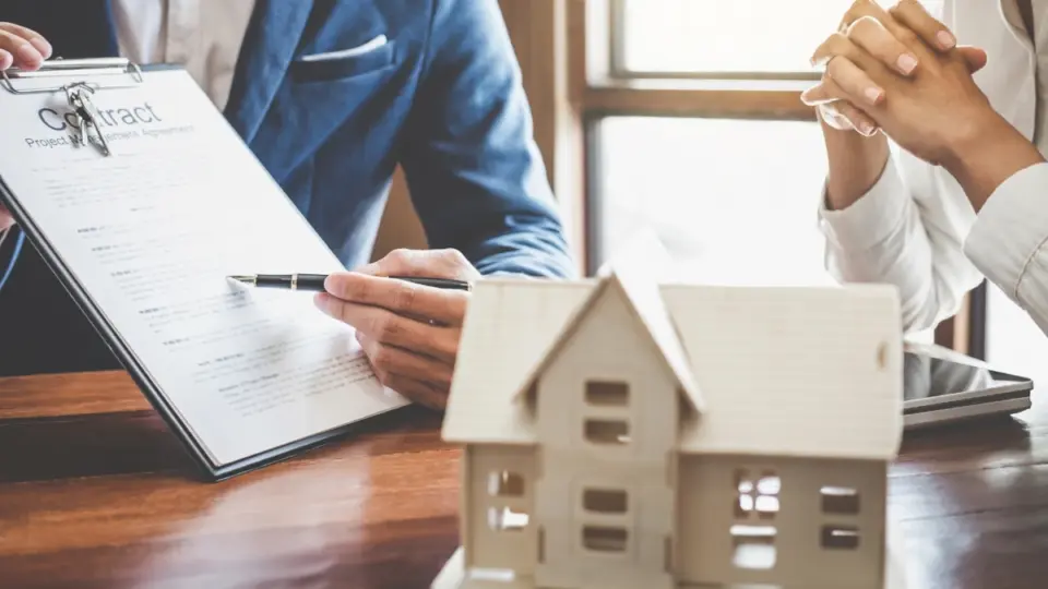 Imobiliária em Pradópolis SP: Michele Salvino, sua especialista em imóveis na região