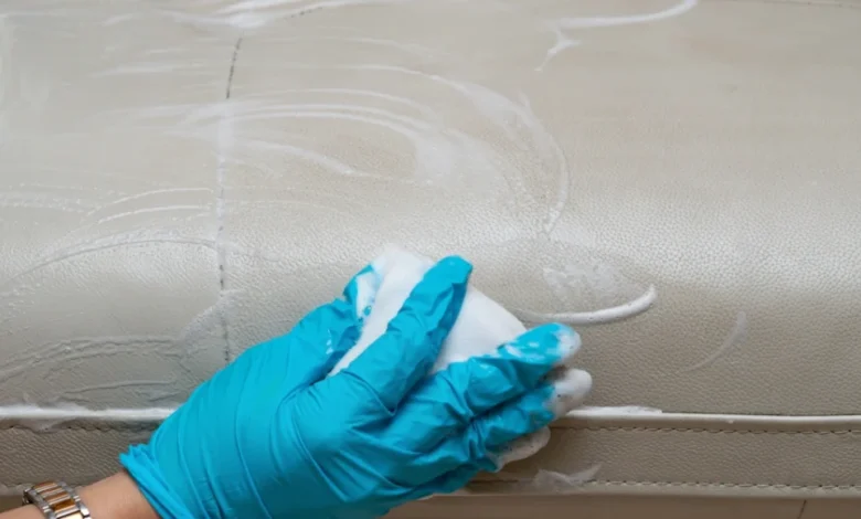 Como limpar sofá de couro dicas essenciais para todo tipo de couro