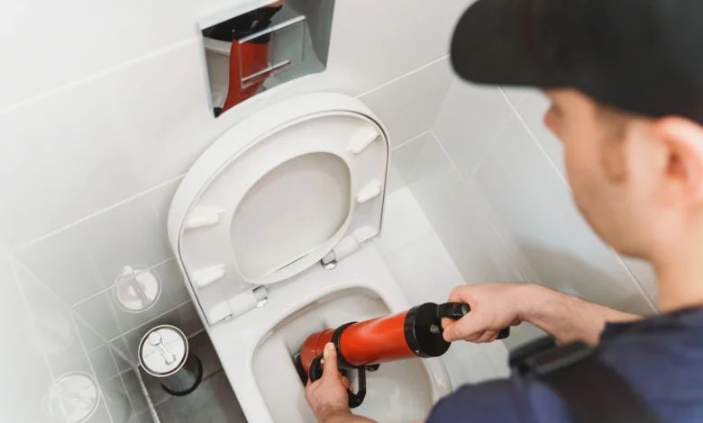 Como desentupir vaso sanitário, truques rápidos e seguros