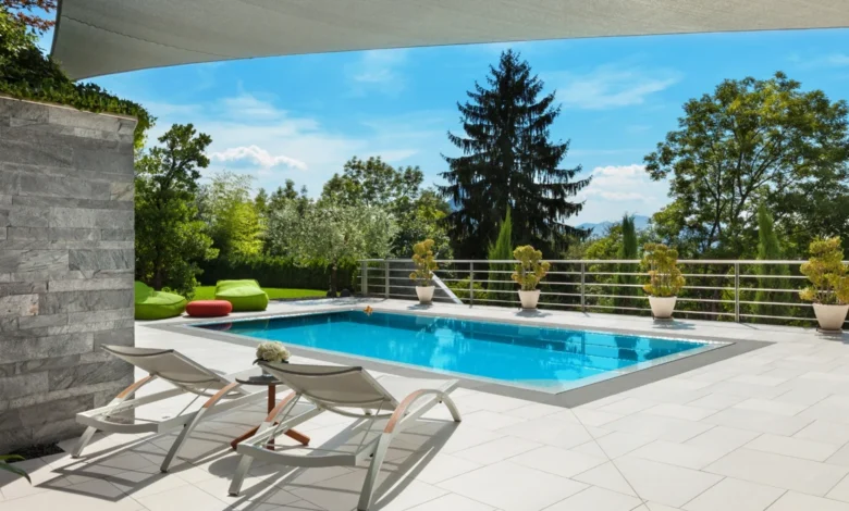 Piscina de fibra vs. alvenaria a batalha definitiva de custo-benefício!